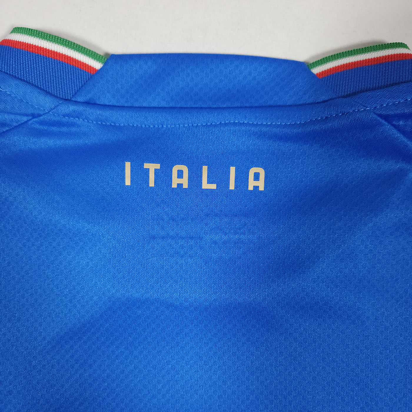 Italy Home Shirt 2022 detailed view 4
