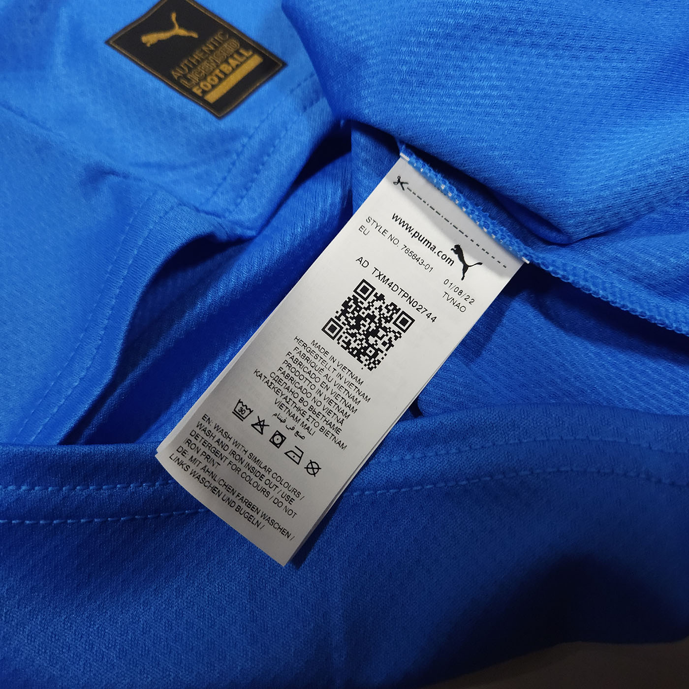 Italy Home Shirt 2022 detailed view 6