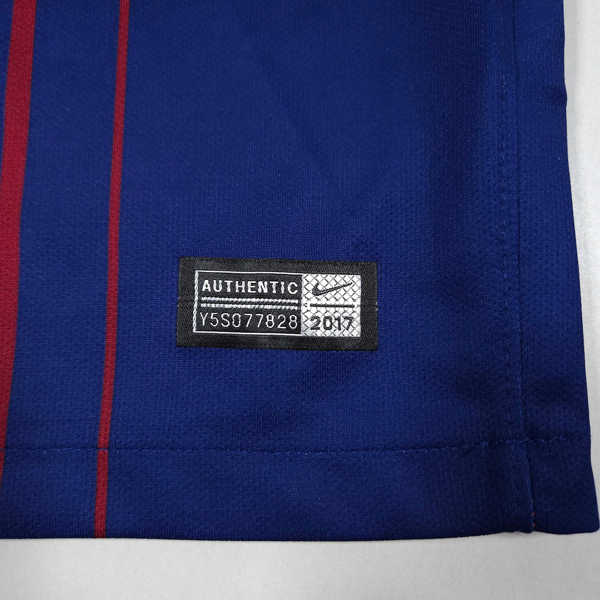 Barcelona Home Shirt 2017-18 – Messi #10 detailed view 5