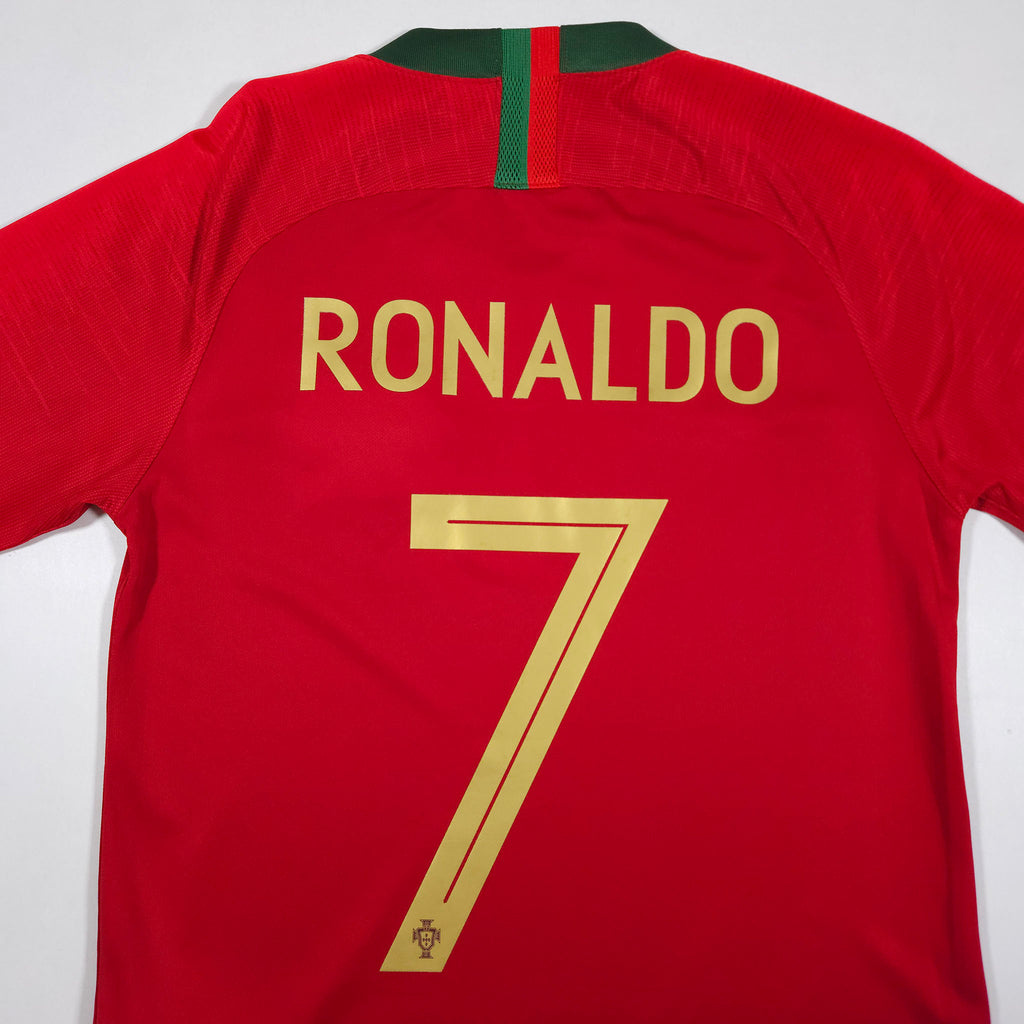 Portugal Home Shirt 2018-19 – Ronaldo #7 detailed view 4