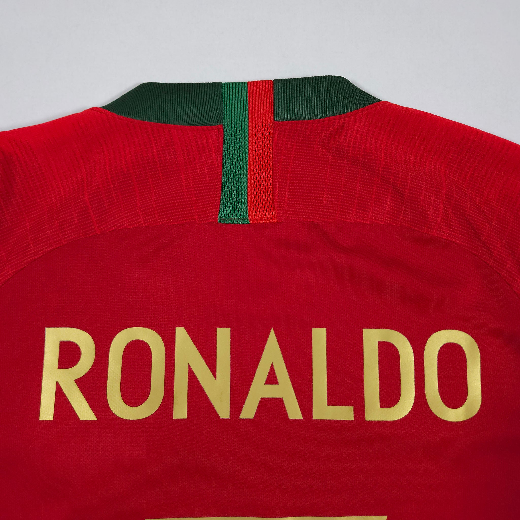 Portugal Home Shirt 2018-19 – Ronaldo #7 detailed view 5