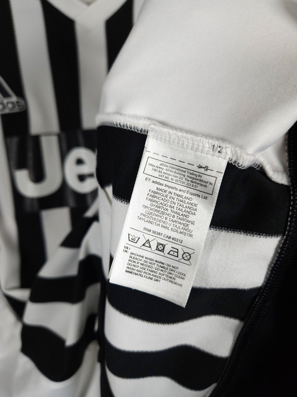 2015-16 Juventus Home Shirt