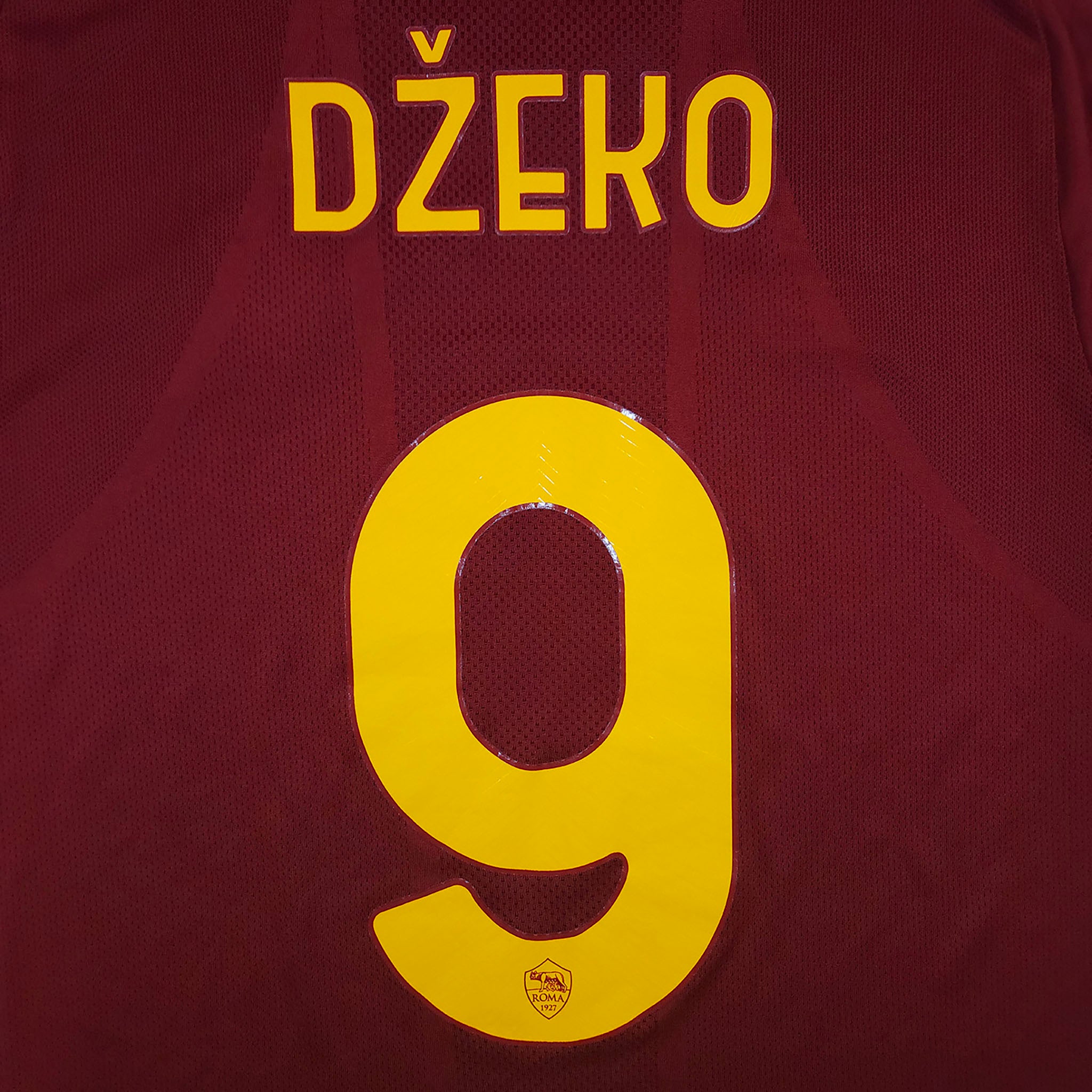 AS Roma Home Shirt 2021-22 – Džeko #9 detailed view 5