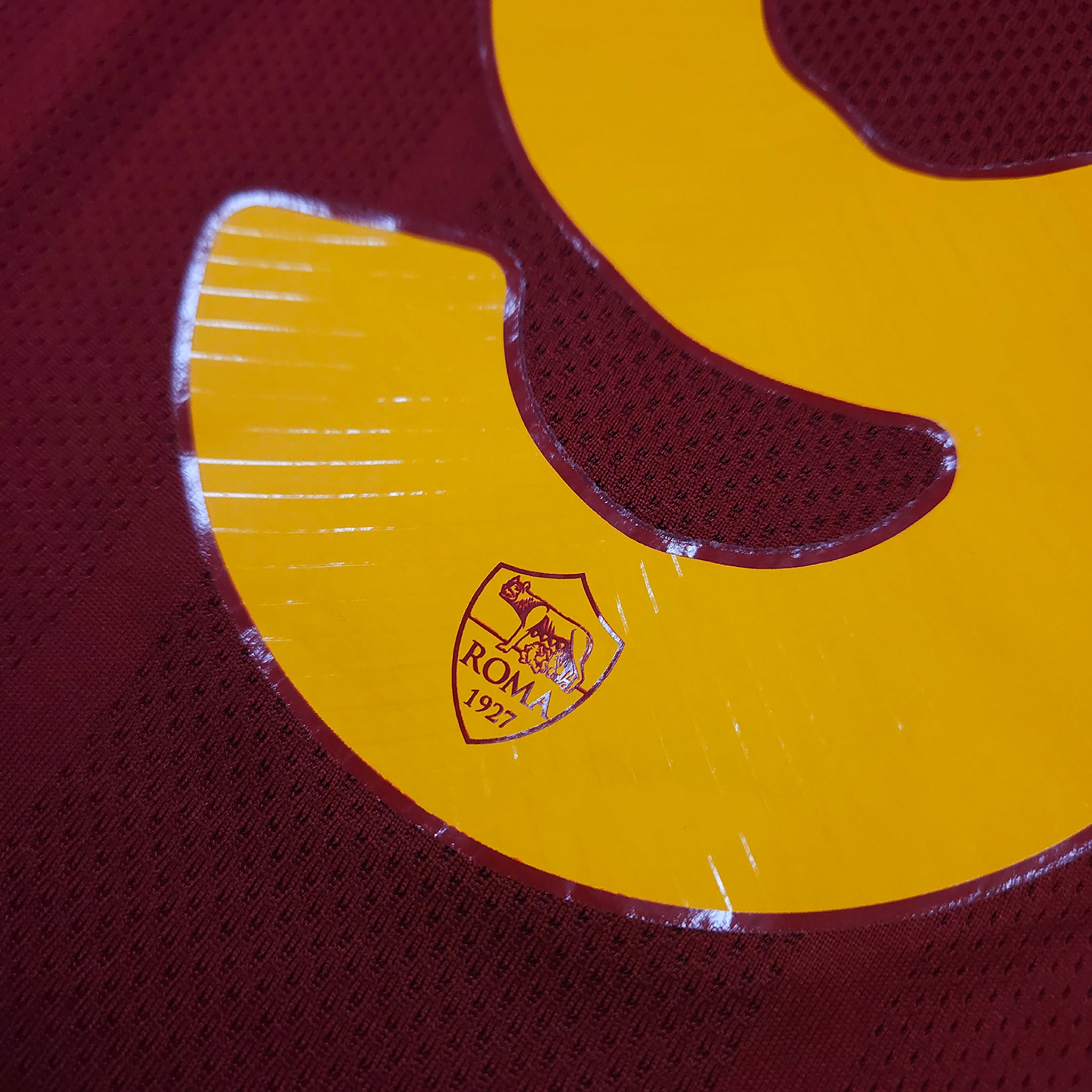 AS Roma Home Shirt 2021-22 – Džeko #9 detailed view 7
