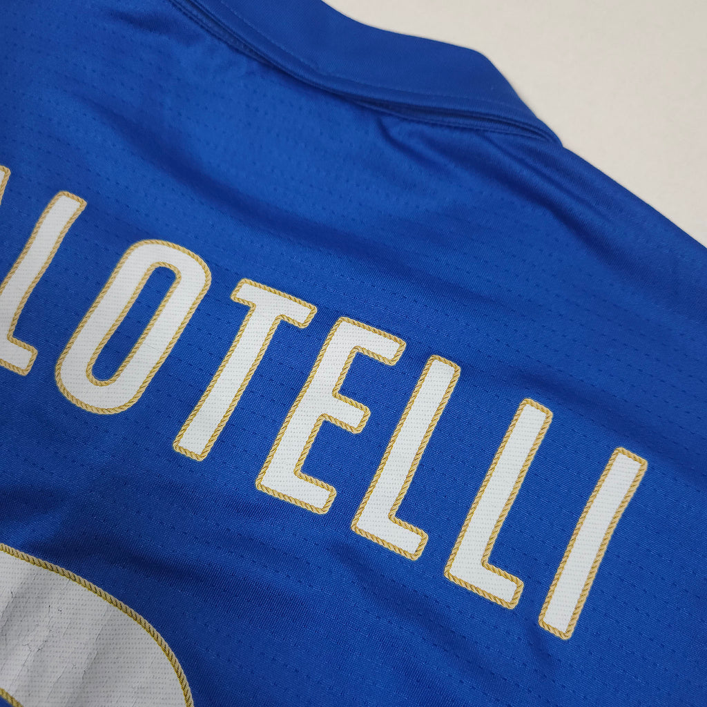 Italy Home Shirt 2014-15 – Balotelli #9 detailed view 9