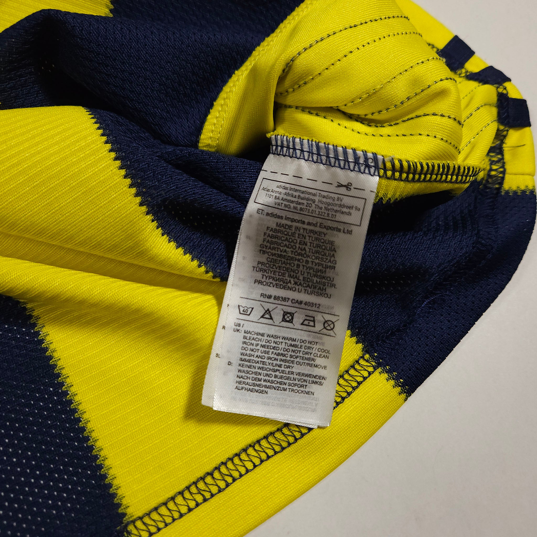 Fenerbahce Home Shirt 2018-19 detailed view 9