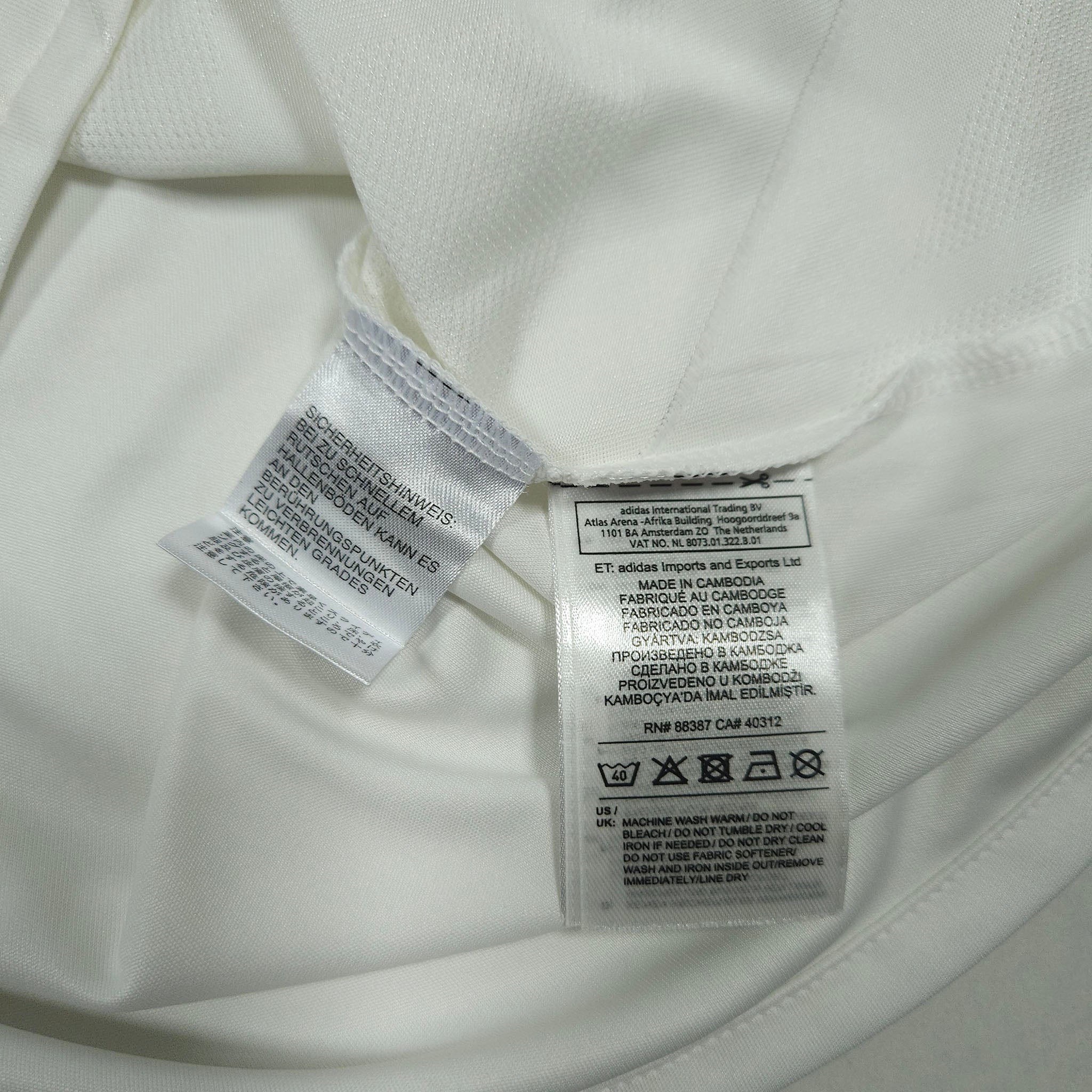 Real Madrid Home Shirt 2017-18 – Longsleeve detailed view 7