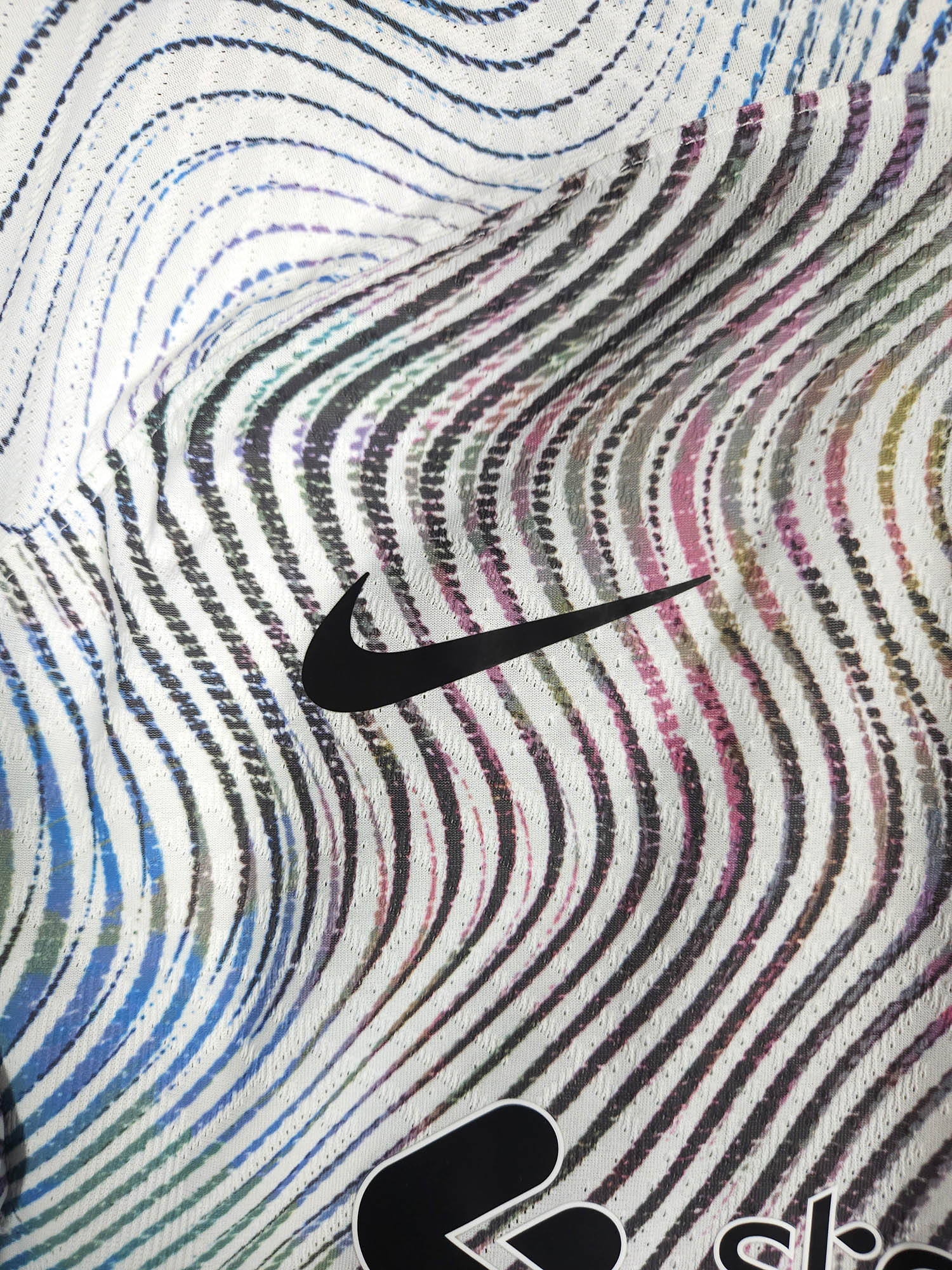 2022-23 Liverpool Authentic Away Shirt Gakpo #18