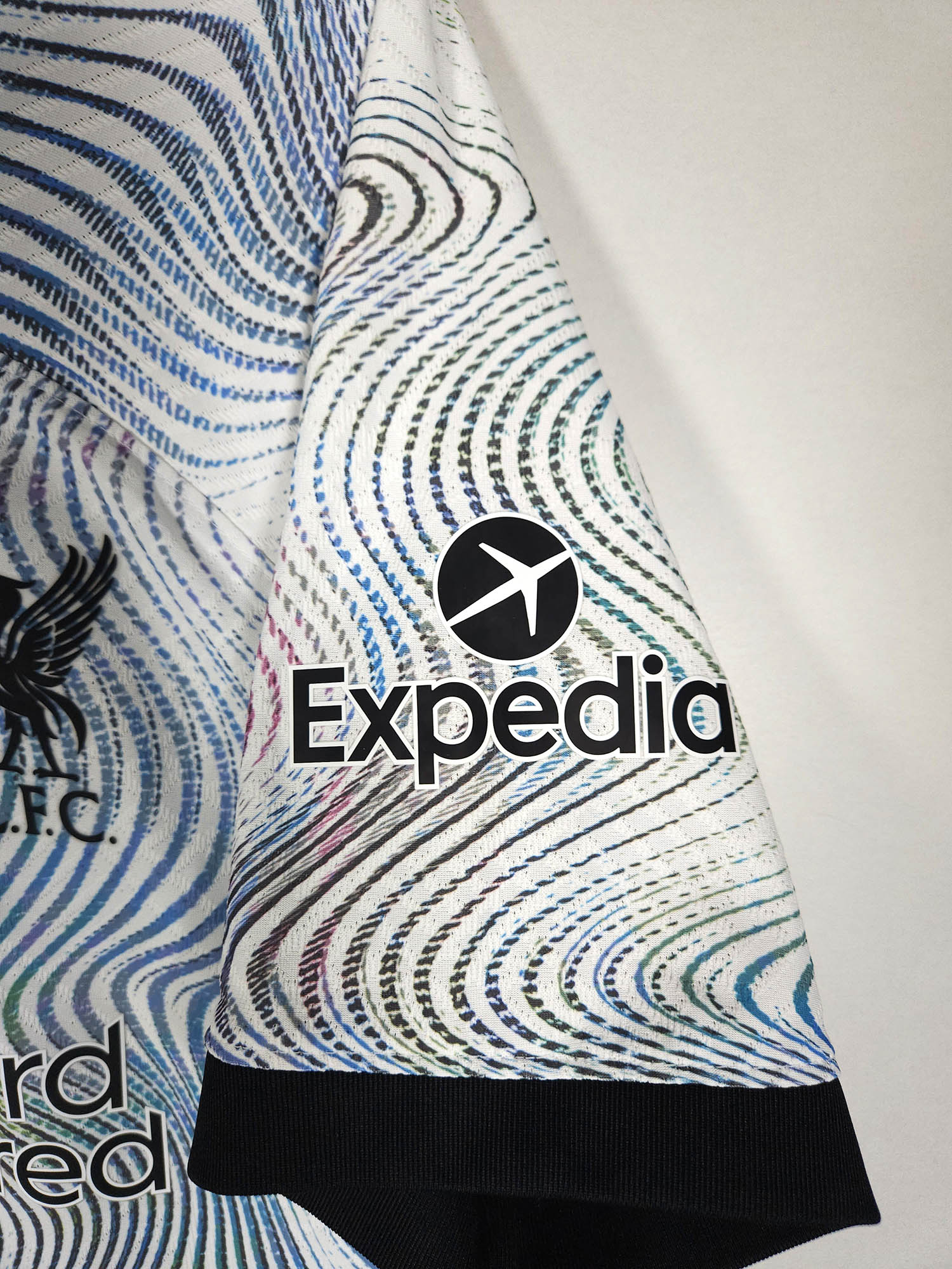 2022-23 Liverpool Authentic Away Shirt Gakpo #18