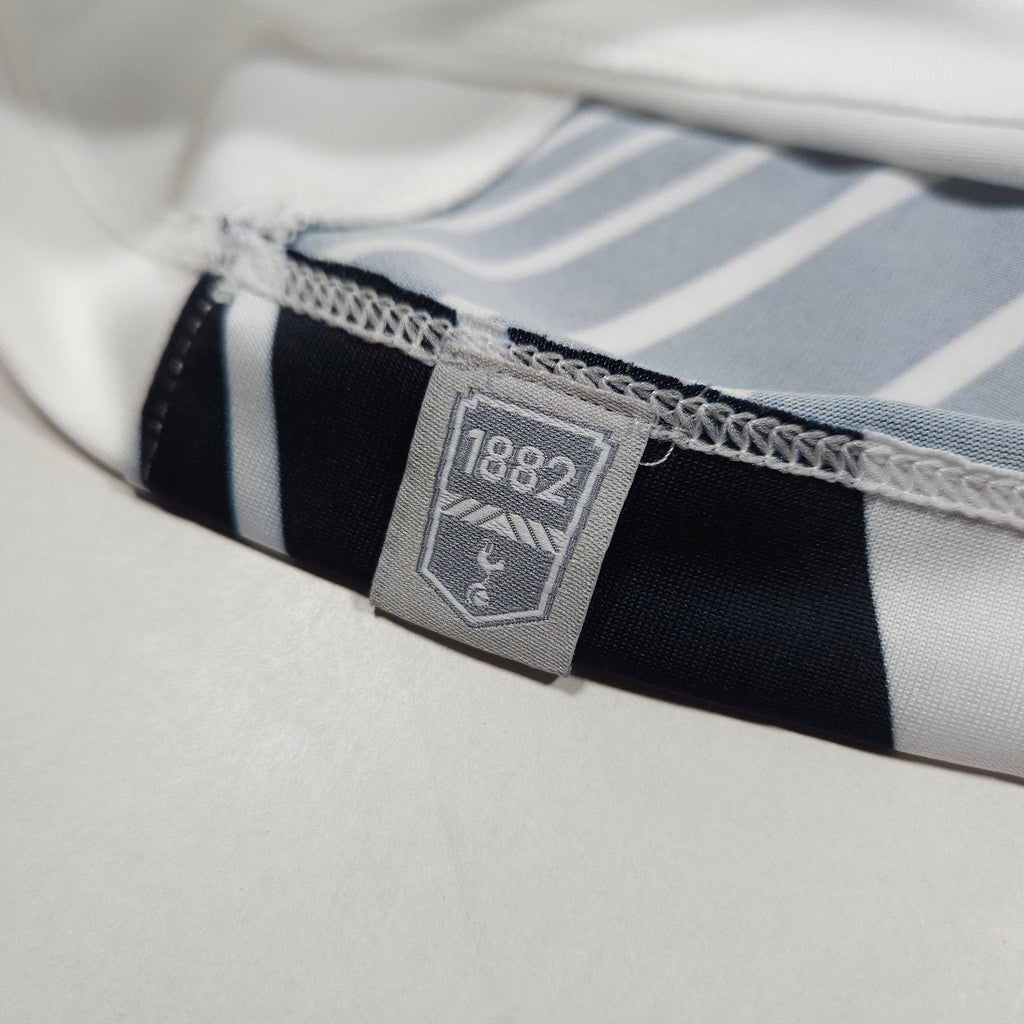 Tottenham Home Shirt 2015-16 – Kane #10 detailed view 5