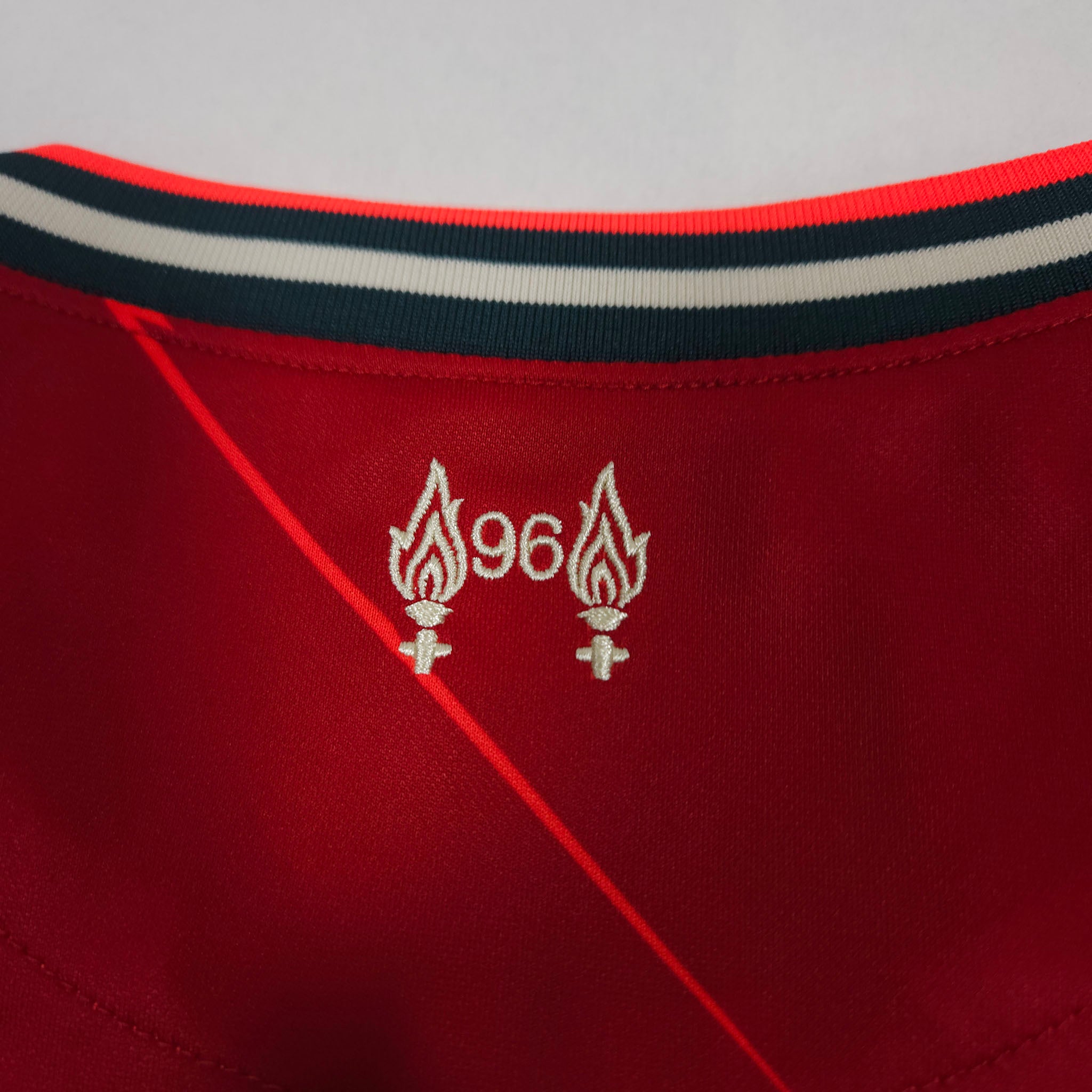 Liverpool Home Shirt 2021-22 detailed view 7