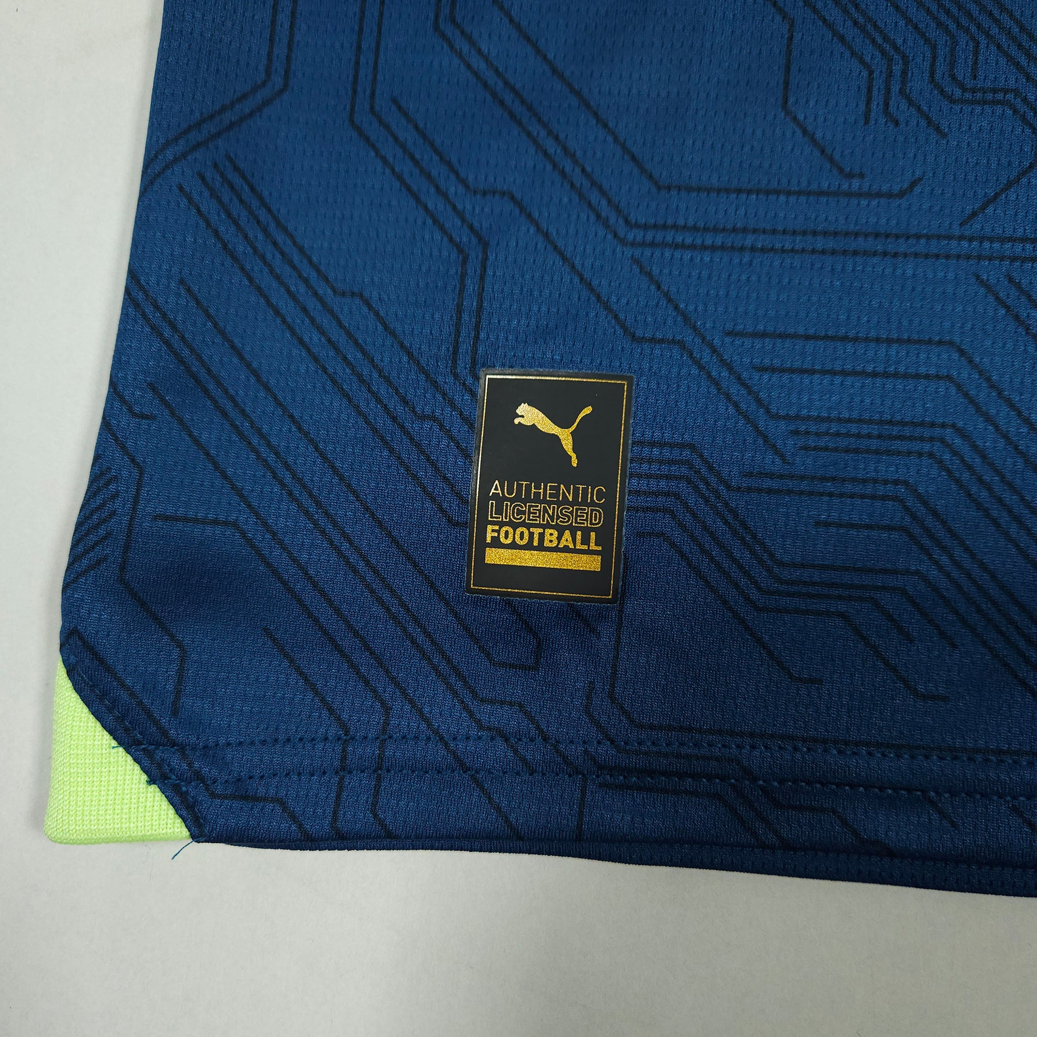 PSV Third Shirt 2023-24 – De Jong #9 detailed view 4