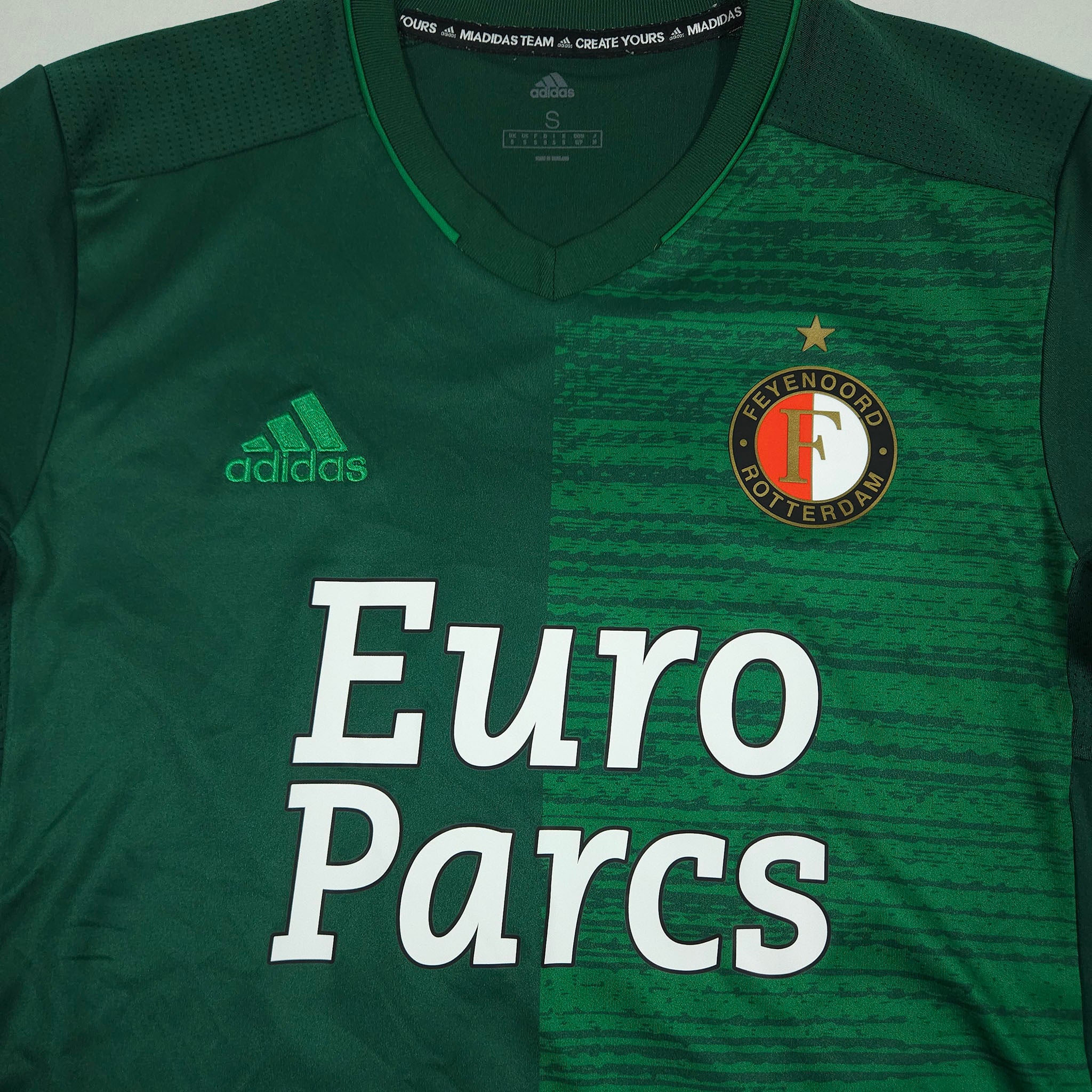 Feyenoord Third Shirt 2021-22 – Linssen #11 detailed view 1