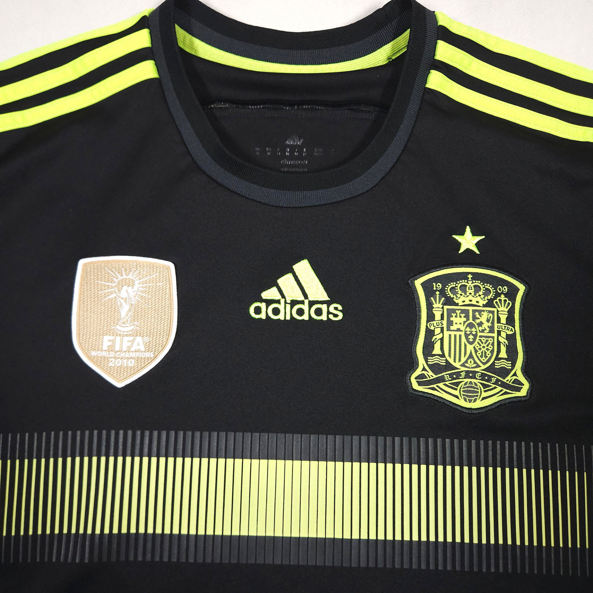 Spain Away Shirt 2014-15 detailed view 1