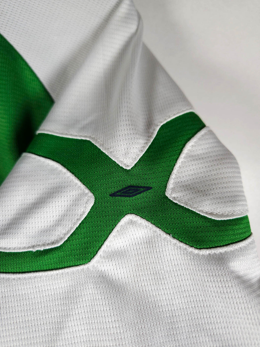 2005-06 Ireland Training Shirt