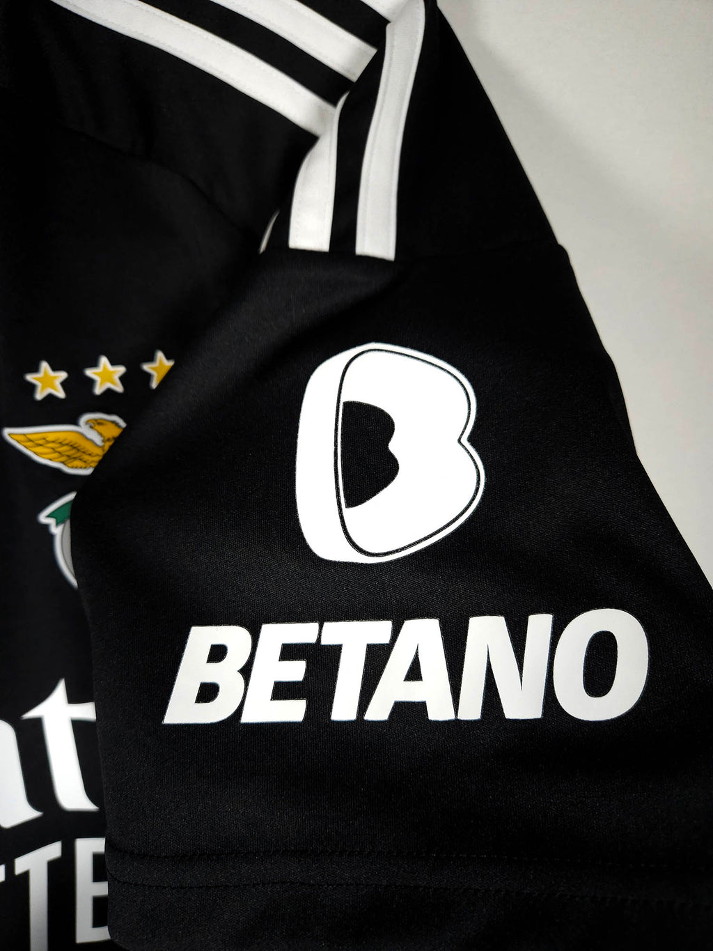2023-24 Benfica Away Shirt