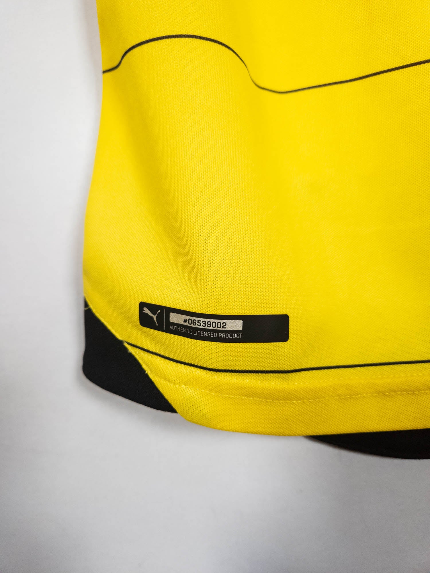 2015-16 Borussia Dortmund Home Shirt