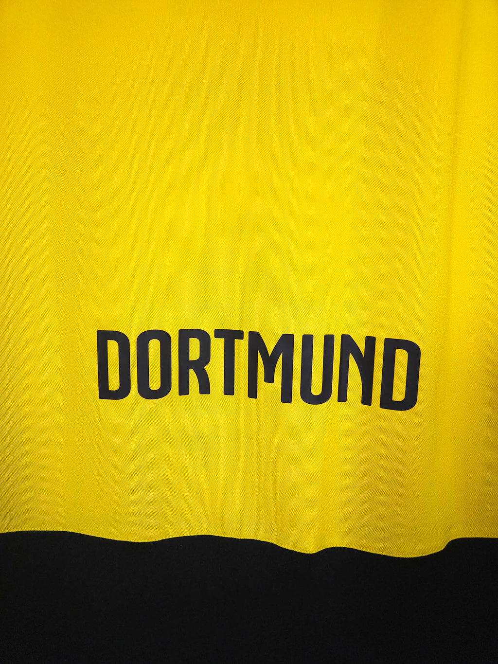 2015-16 Borussia Dortmund Home Shirt