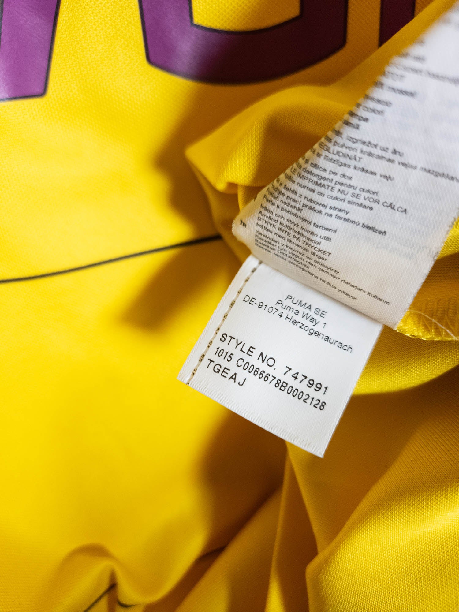 2015-16 Borussia Dortmund Home Shirt