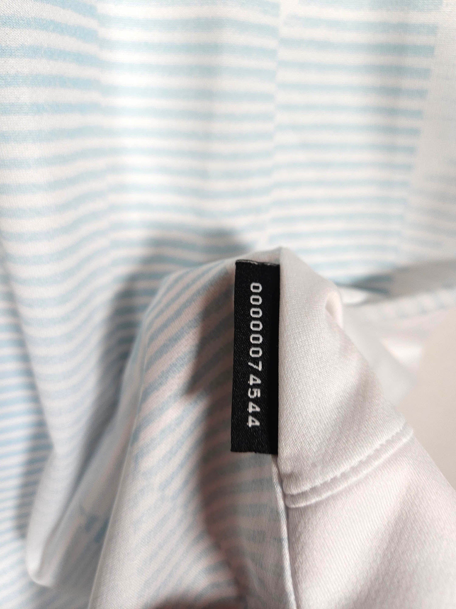 2018-19 PSV Away Shirt Bergwijn #17